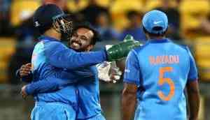 MS Dhoni surprises Kedar Jadhav with his Marathi speaking skills, takes wicket the next ball; see video