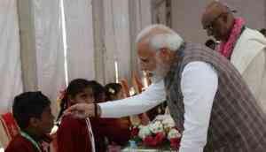 PM Modi left stunned after the reply of a young girl due to his late arrival at Vrindavan; see video