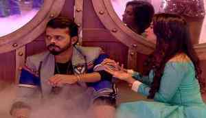 Sreesanth unfollows Bigg Boss 12 winner Dipika Kakar on social media and we feel something is fishy! See details