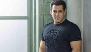 Video viral! Salman Khan, Venkatesh Daggubati shaking legs on ‘Jumme Ki Raat’ at Aashritha’s wedding 