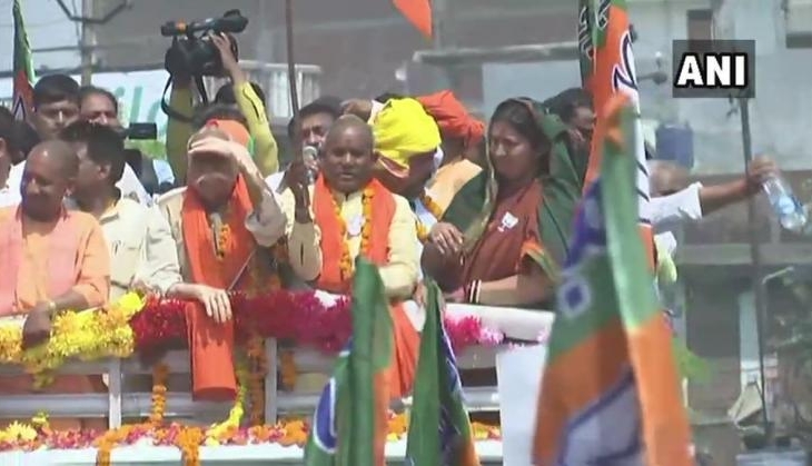 UP CM Yogi Adityanath rallies in Amethi as Smriti Irani files ...