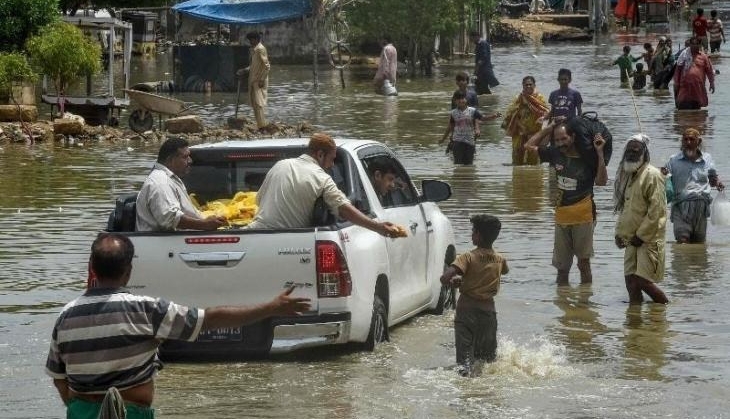 Pakistan floods death toll crosses 1,000, rainfall continues | Catch News