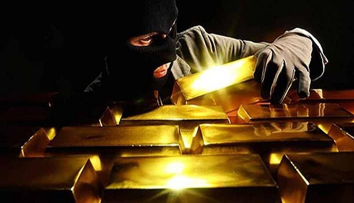 Man steals Rs 20 lakh worth gold ornaments from priest’s house after he ...