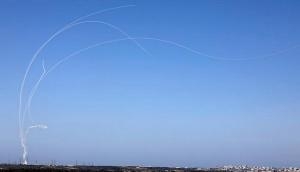 Syria: Syrian air defenses confront Israeli missile attack in Masyaf
