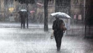 Weather update: Light rain likely over weekend, max temperature to soar 