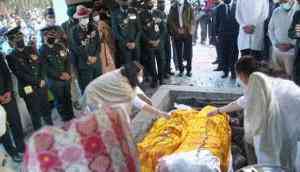 CDS Bipin Rawa tand his wife Madhulika Rawat laid side by side on same pyre for cremation