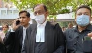 P Chidambaram heckled by party workers outside Calcutta HC