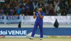 India pacer Avesh Khan celebrates after taking a wicket against SA (Image: BCCI Twitter)