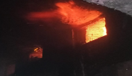 Massive fire breaks out near Kanpur railway station