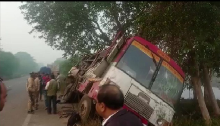 Uttar Pradesh: Six dead, 15 injured after bus collides with truck in ...