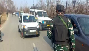 Terrorist snatches weapon of security personnel in J&K