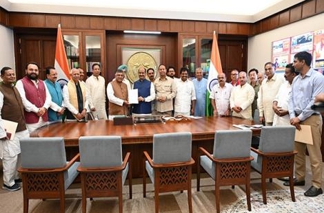 MPs submit memorandum to Lok Sabha Speaker seeking Justice Varma removal