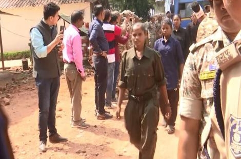 208 Naxalites lay down arms with 153 weapons in Dandakaranya